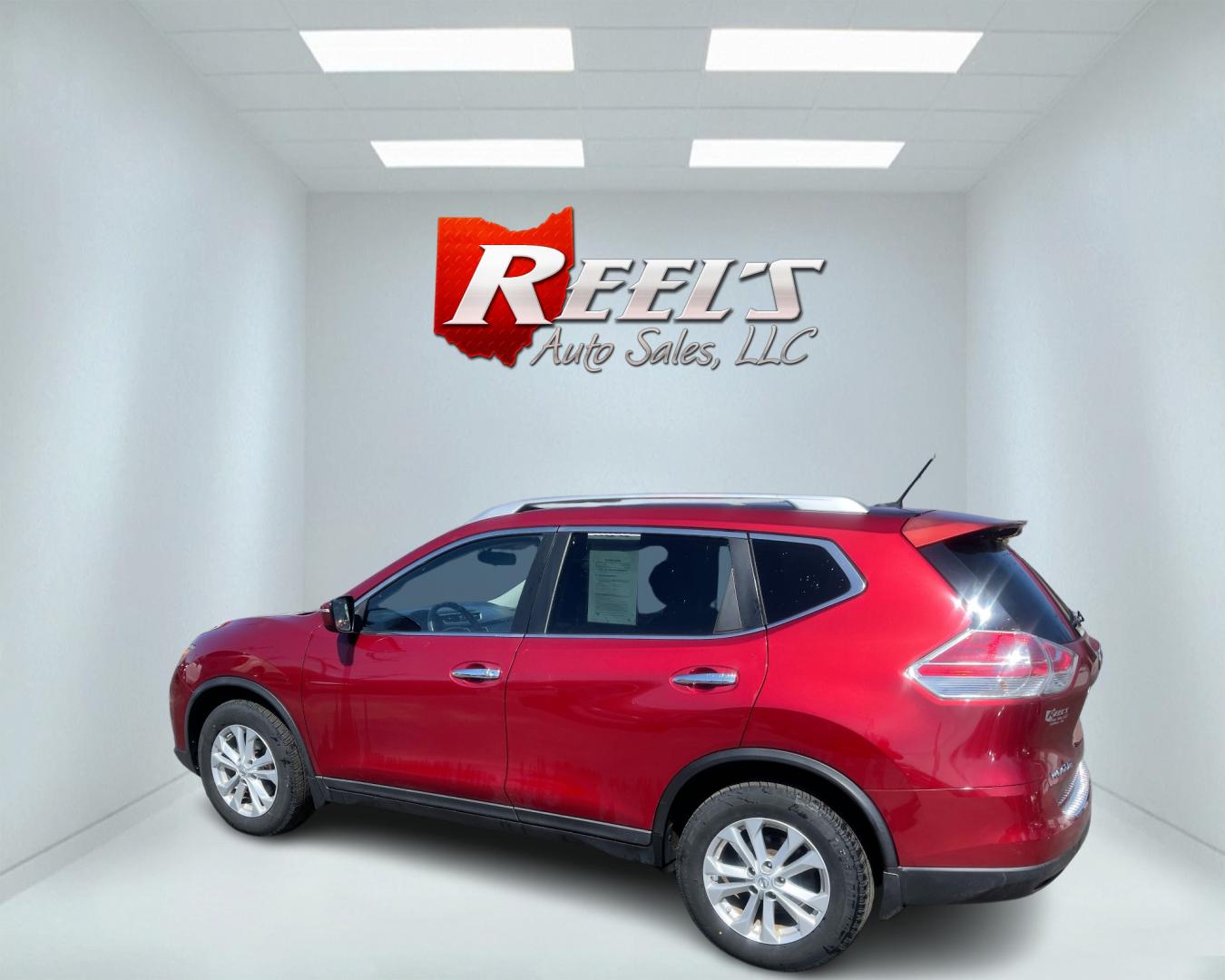 2015 Red /Black Nissan Rogue SV AWD (KNMAT2MV1FP) with an 2.5L I4 DOHC 16V engine, Automatic transmission, located at 11115 Chardon Rd. , Chardon, OH, 44024, (440) 214-9705, 41.580246, -81.241943 - This 2015 Nissan Rogue SV AWD is a well-rounded and capable compact SUV. Powered by a 2.5L I4 engine paired with a CVT transmission and an AWD system featuring a locking center differential, it offers versatile performance. The Sport and Eco driving modes allow tailoring the driving experience, whil - Photo#8